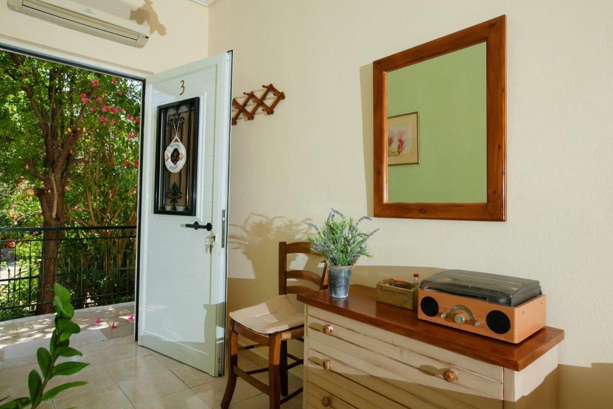 Filothei Apartments Mikrá Mandínia Extérieur photo